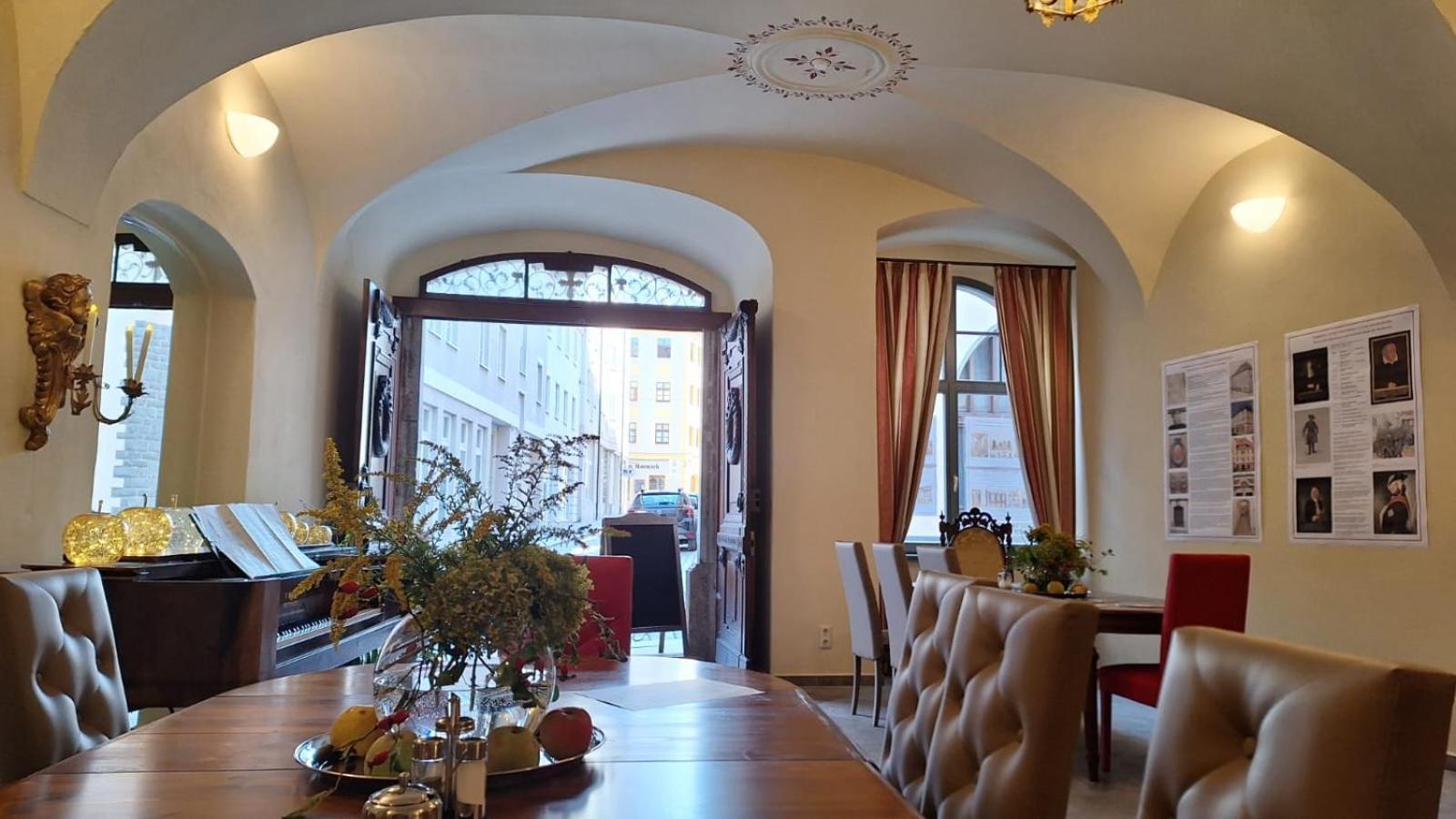 Stadtpalais Merkur-Apartment Maximal 2 Personen 包岑 外观 照片